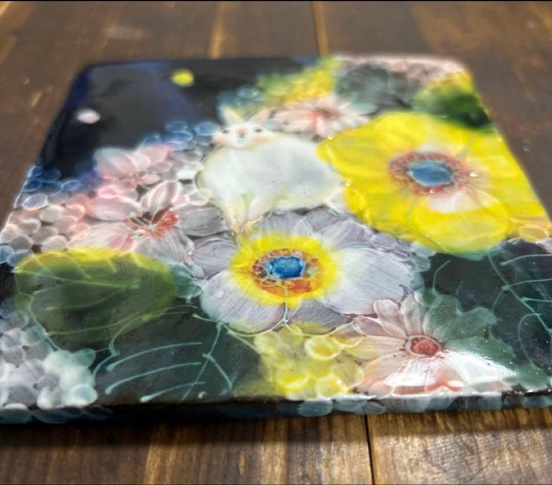 作家　陶芸作家　野村晃子　うさぎと花　飾り皿　銘々皿　ゆずりは工房　うさぎ好き