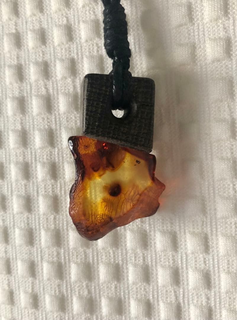 天然琥珀のネックレス