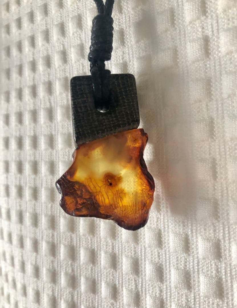 天然琥珀のネックレス