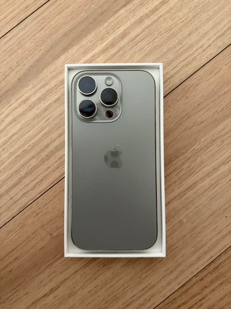 携帯電話本体 iPhone16pro 256g