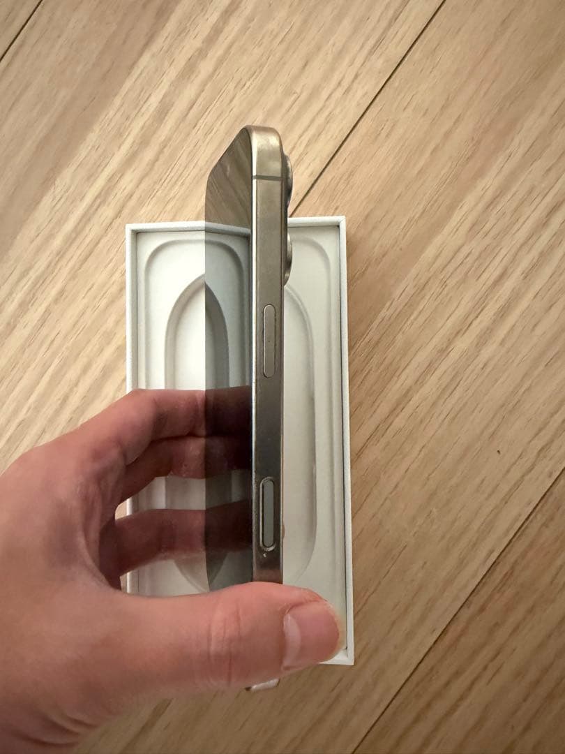 携帯電話本体 iPhone16pro 256g