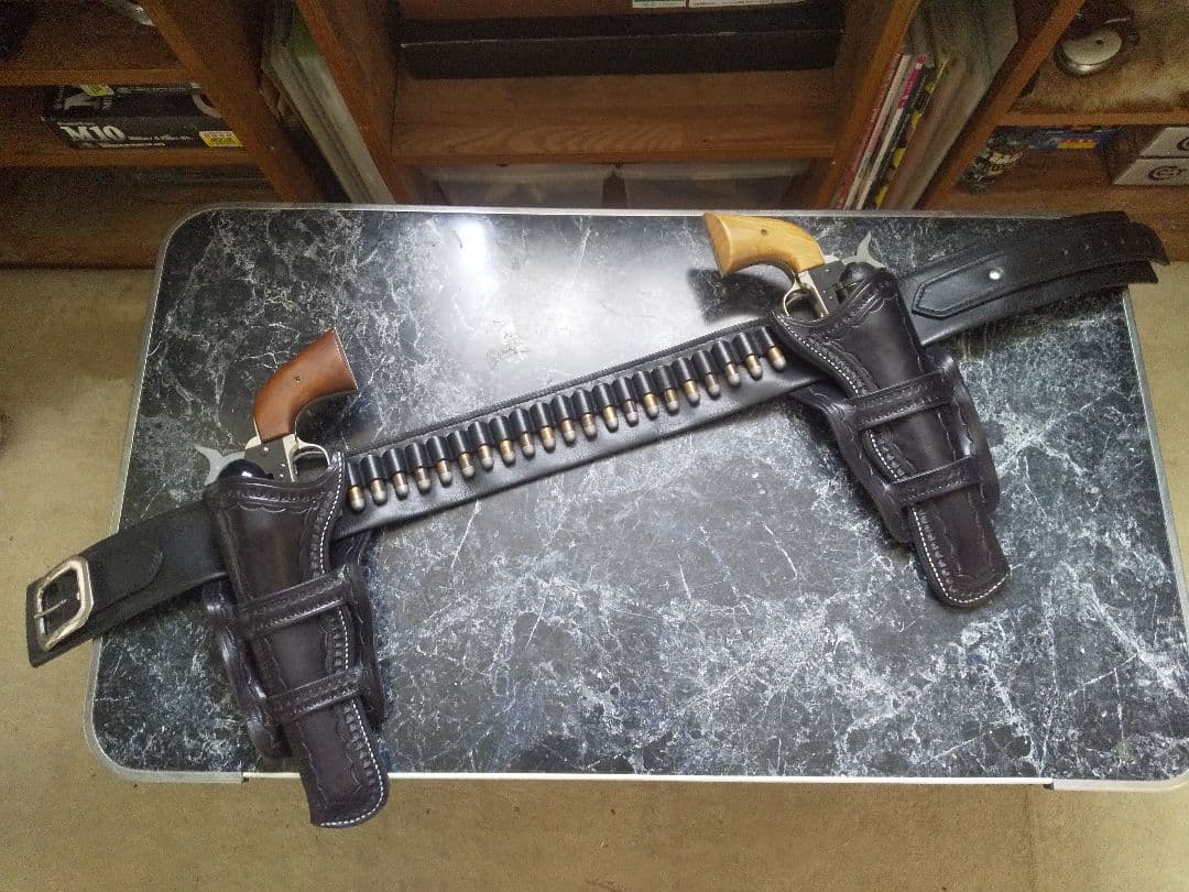 SAA用二丁拳銃ウエスタンホルスターオールドタイプ左右セット牛サドルレザー