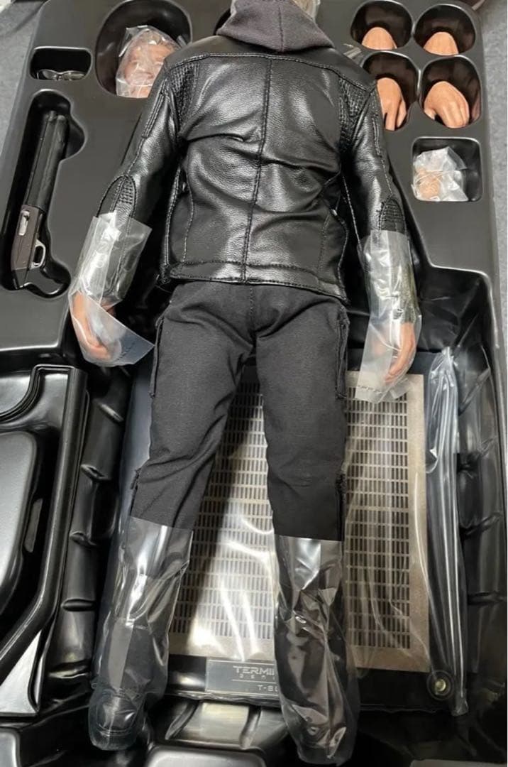 ホットトイズ T-800 ターミネーター 新起動 ジェニシス フィギュア