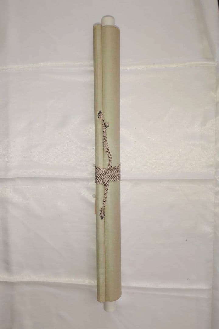 3-11　掛け軸　秀鳳　雪中南天雀図