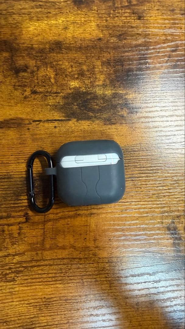 AirPods4本体 ホワイト　ノイズキャンセル機能無し