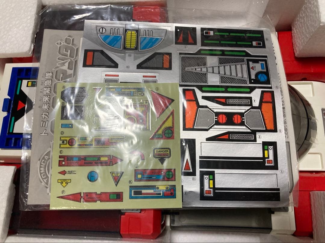 トミカ未来緊急隊　アースコマンダー　ロボチャージャー　当時物　未使用