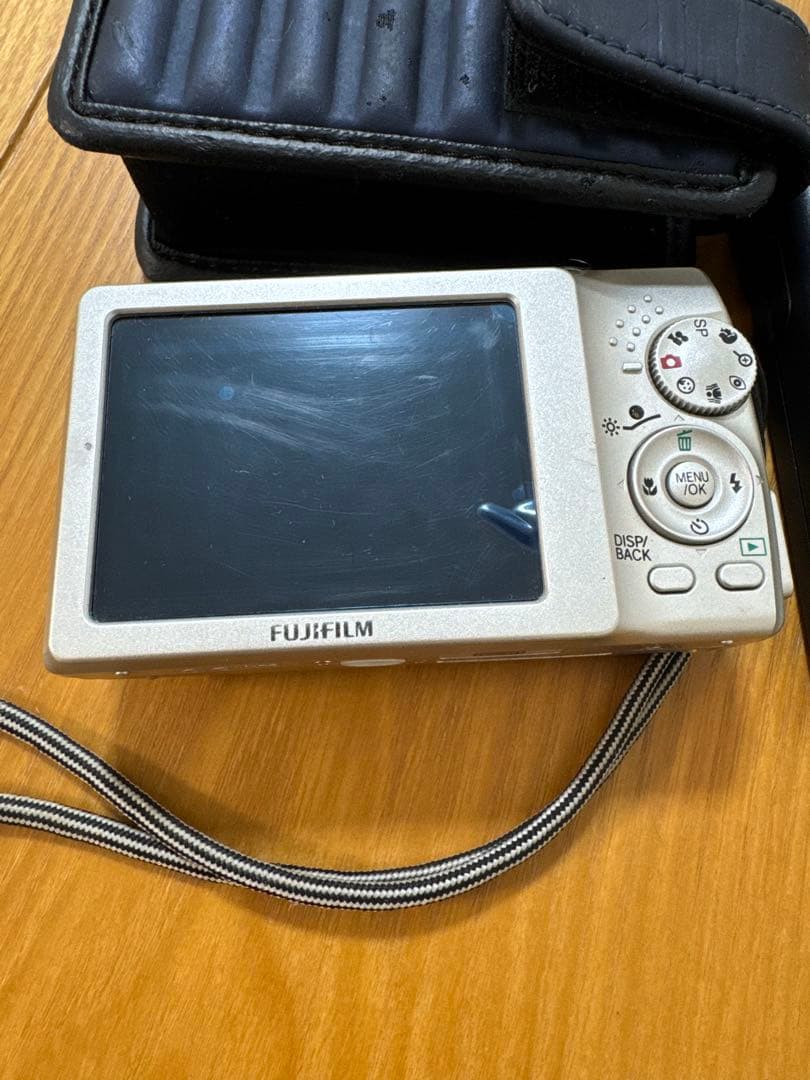 Fujifilm FinePix J50 コンパクトデジタルカメラ