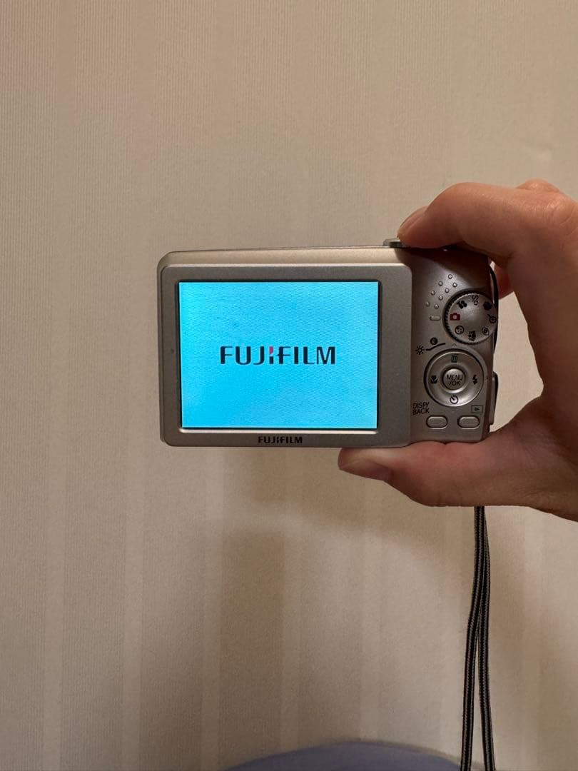 Fujifilm FinePix J50 コンパクトデジタルカメラ