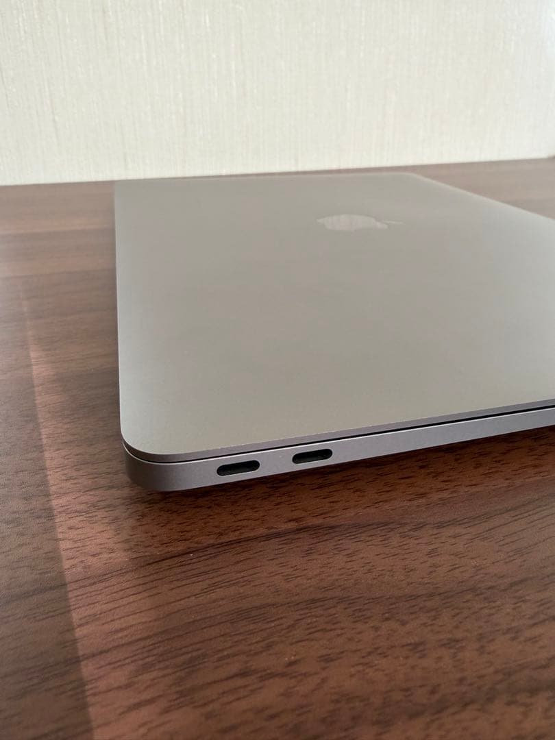 【美品】MacBook Air M1 8GB 256GB SPG