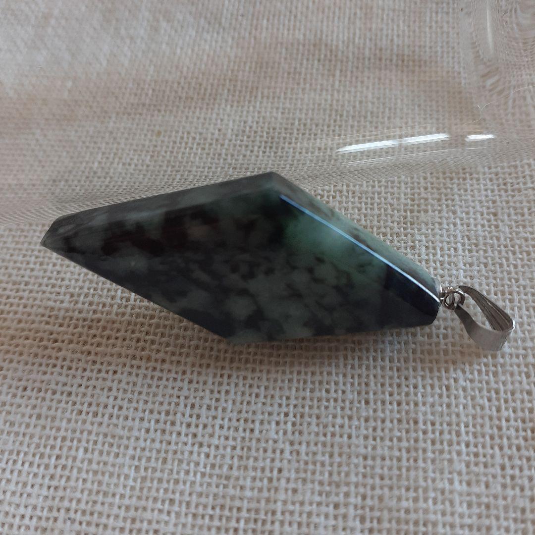 糸魚川黒翡翠ネックレストップ