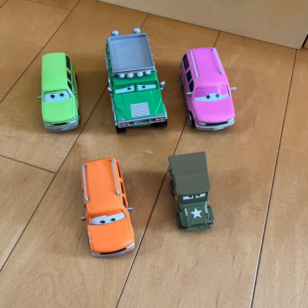マテル　カーズ　サージのブートキャンプのサージ軍曹とSUV車の5台セット