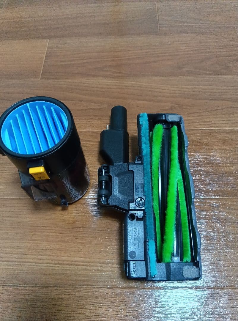 SHARPコードレス掃除機RACTIVEAir バッテリー2個付きでお得です!