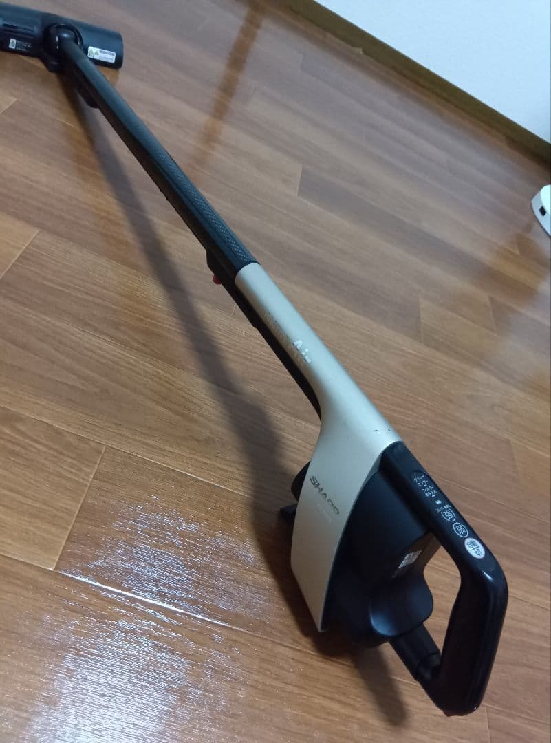 SHARPコードレス掃除機RACTIVEAir バッテリー2個付きでお得です!