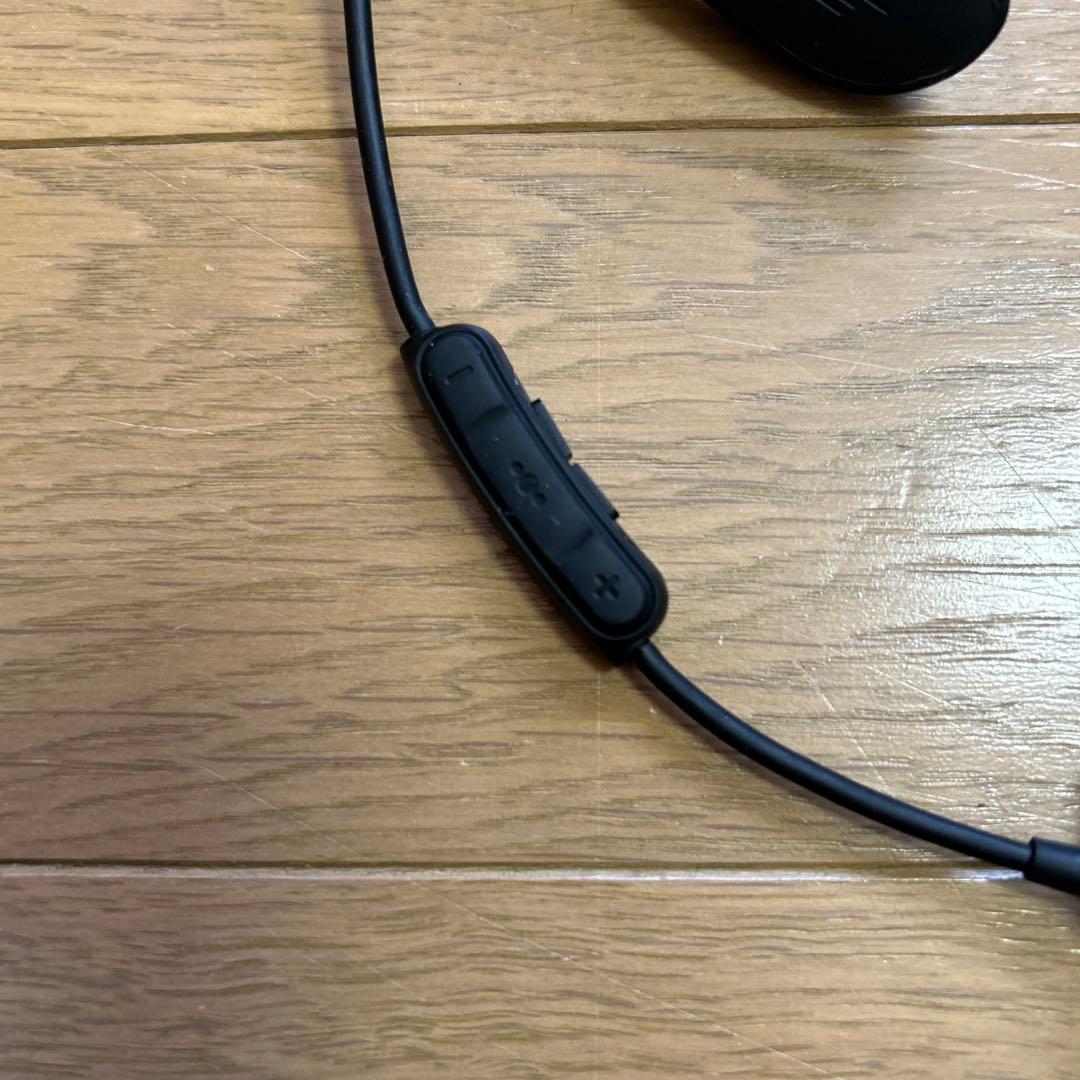 イヤホン Bose QuietControl 30 wireless headphones