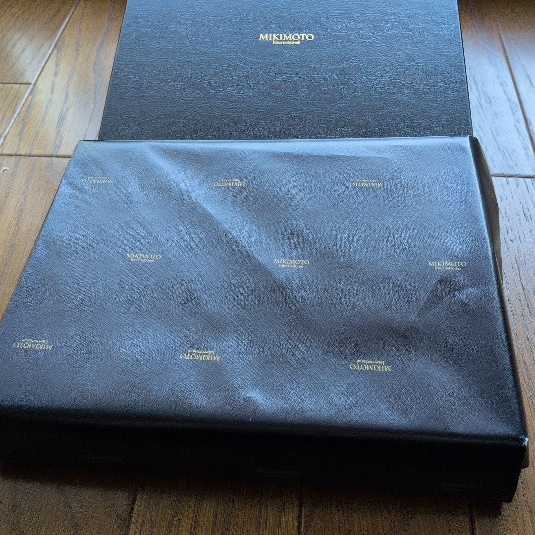 ミキモトの置き時計と写真立てのセット