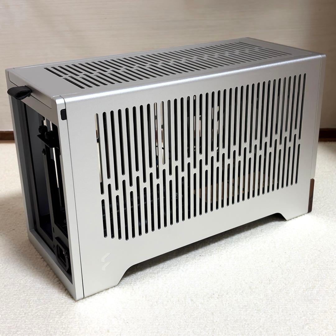 Fractal Design Terra シルバー