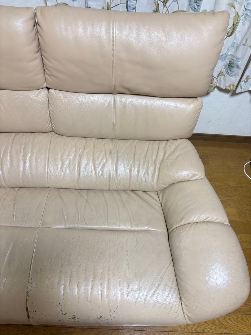 karimoku ベージュレザー 3人掛けソファ ZT6823