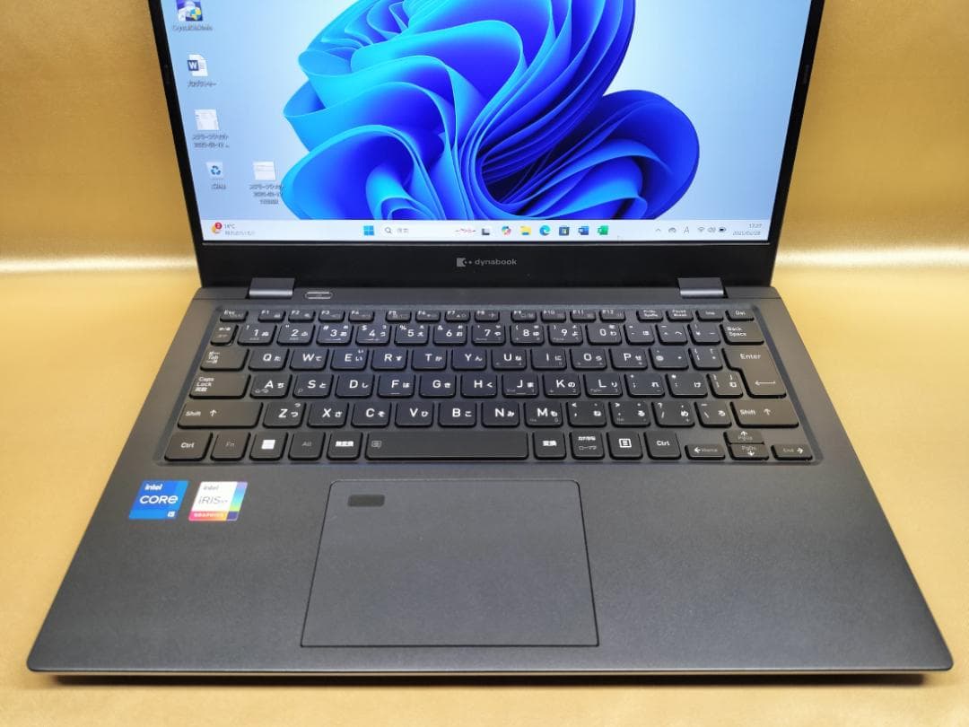 東芝　Dynabook G83/KW　高性能　2023年モデル(K-199)