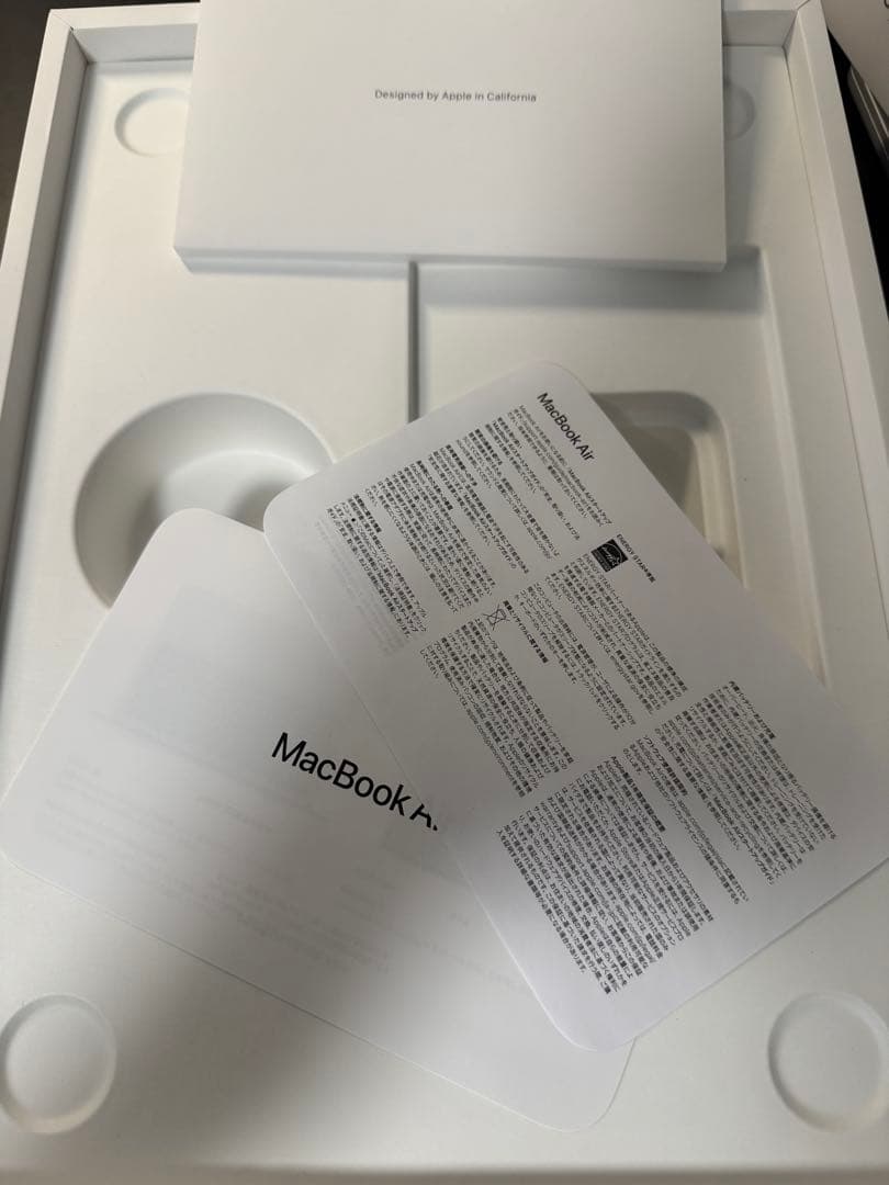 Apple MacBook Air M4 256GBストレージ　16GBメモリ