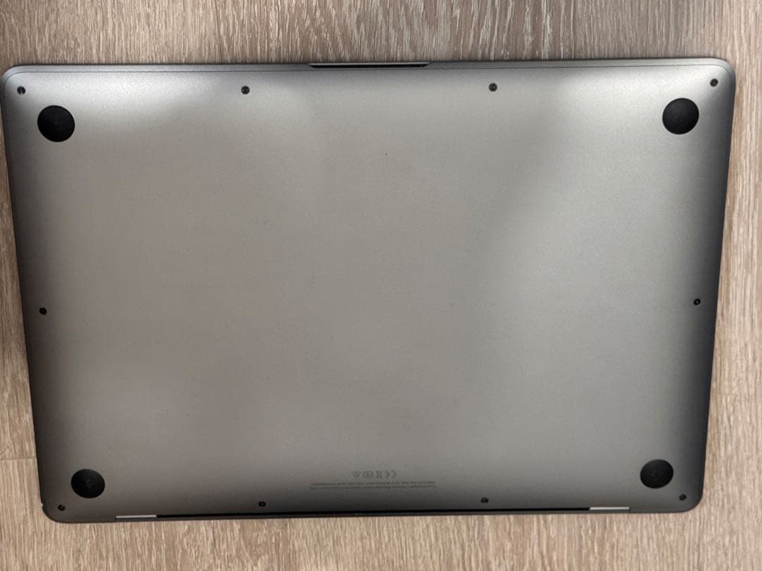 即使用OKMacBook Air M1 バッテリー95% 外部モニター可 画面割