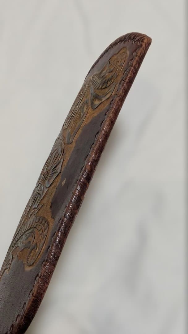 【手彫り】シェリダンスタイル レザーカービングケース　 本革 多用途　牛革