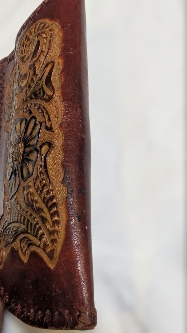 【手彫り】シェリダンスタイル レザーカービングケース　 本革 多用途　牛革