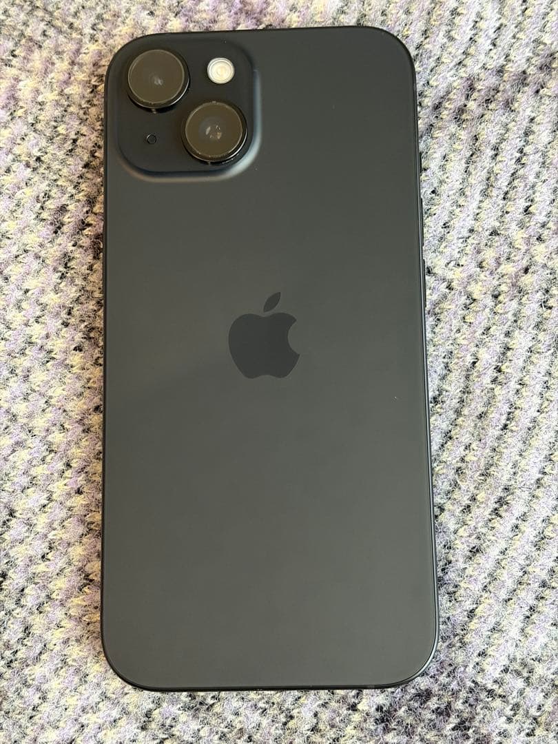 中古 Apple iPhone 15 256GBブラック本体