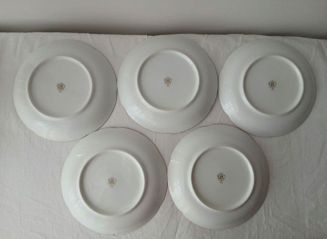 【まとめ売り箱付】大倉陶園 ゴールドライン 銘々皿10枚＋ソーサー1枚白磁 金縁