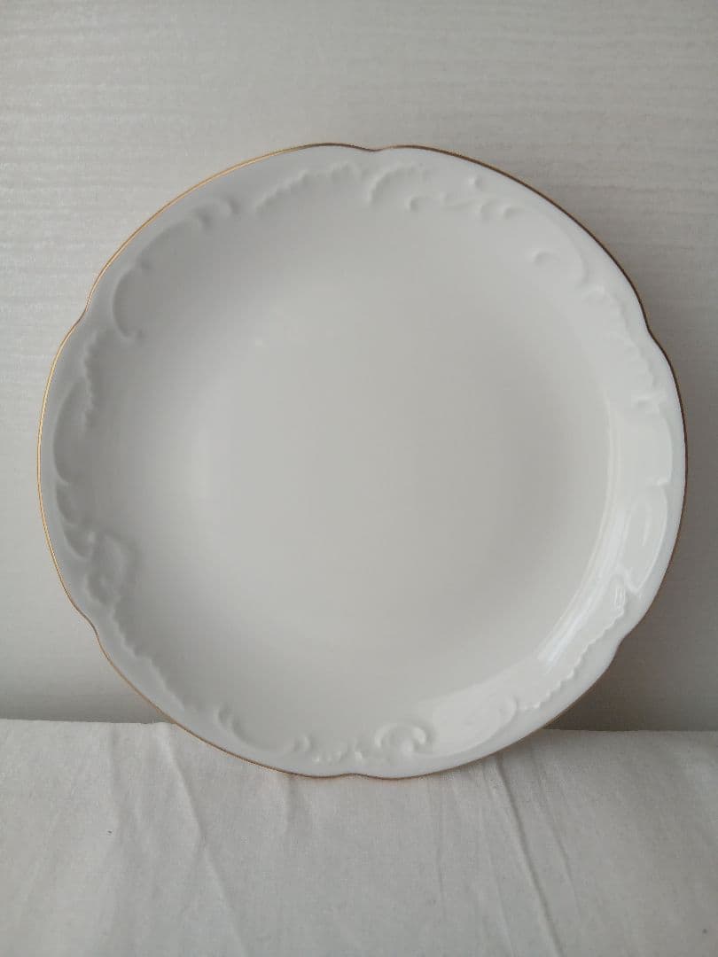 【まとめ売り箱付】大倉陶園 ゴールドライン 銘々皿10枚＋ソーサー1枚白磁 金縁