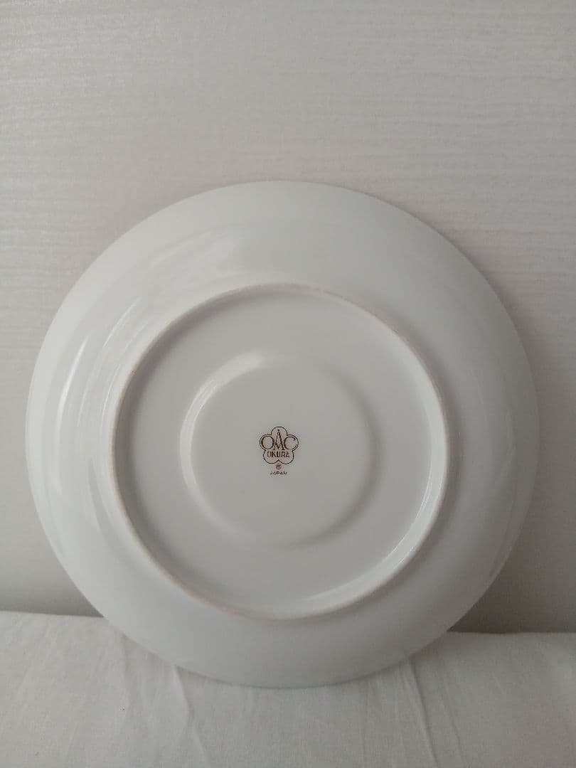 【まとめ売り箱付】大倉陶園 ゴールドライン 銘々皿10枚＋ソーサー1枚白磁 金縁