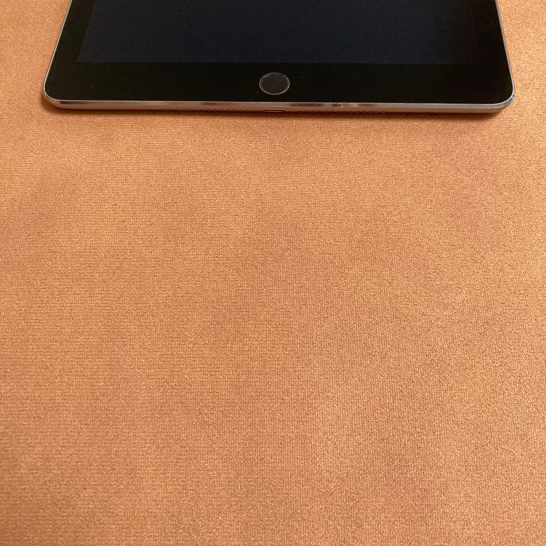 3439【早い者勝ち】電池ほぼ新品☆iPad Air2 第2世代 16GB au