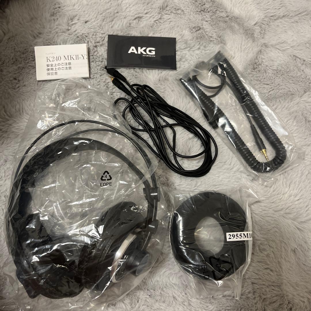 ヘッドホン AKG K240MKII