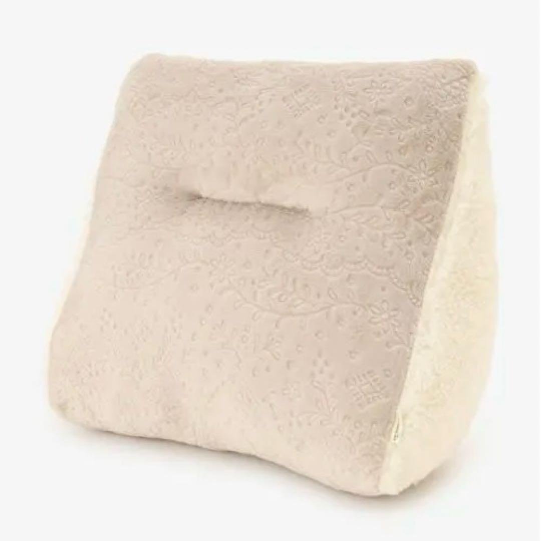 アフタヌーンティーリビング リラックスクッション　１個売り3,000円可