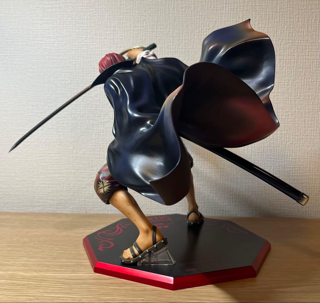 ワンピース　メガハウスPOP 赤髪のシャンクス　フィギュア