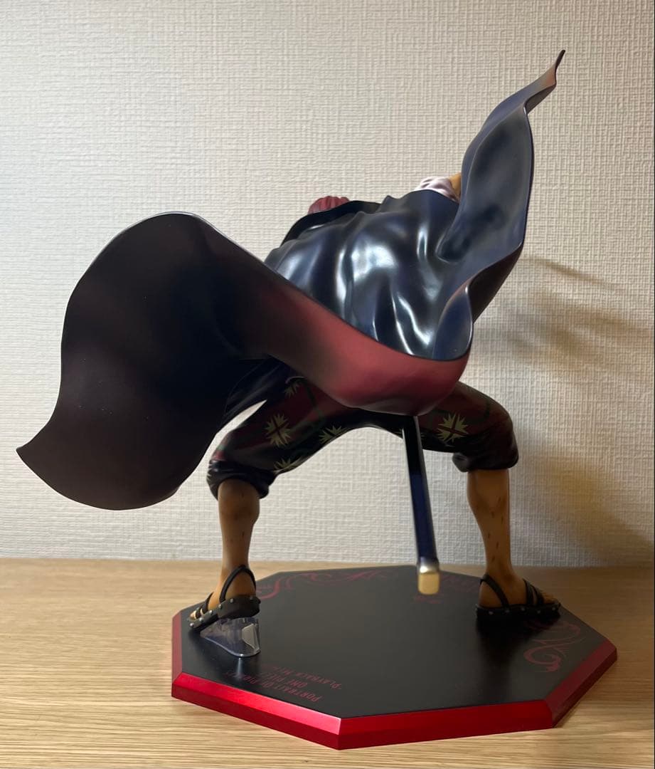ワンピース　メガハウスPOP 赤髪のシャンクス　フィギュア