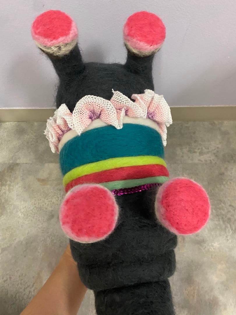 とても大きい　ハンドメイド 羊毛フェルト カバぬいぐるみ フリル付き