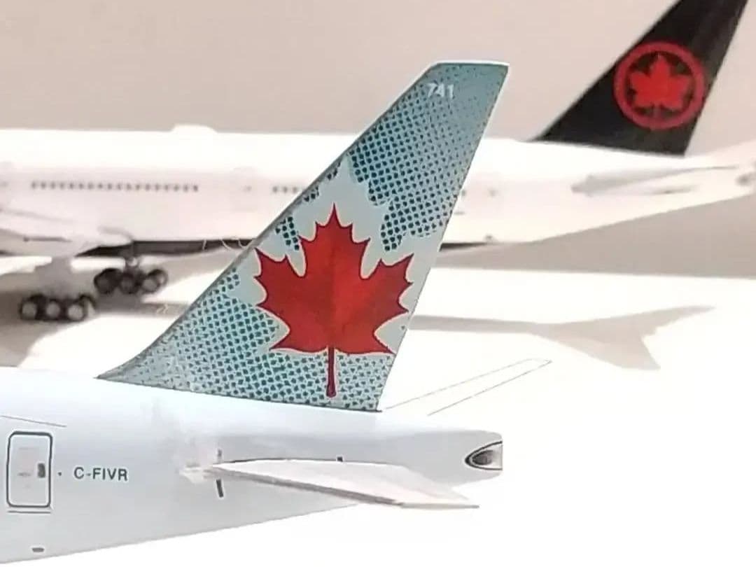 航空機・ヘリコプター AIR  B777-300 1/400