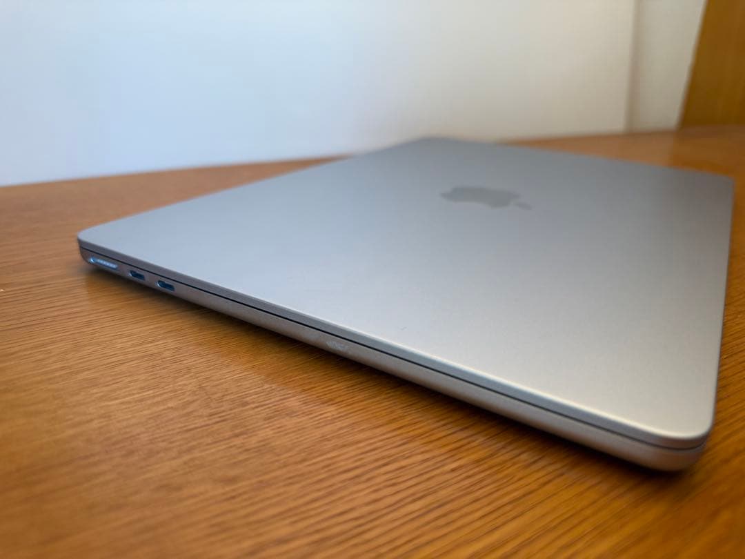 MacBook Air 13インチ M4 2025 32GB / 1TB SSD