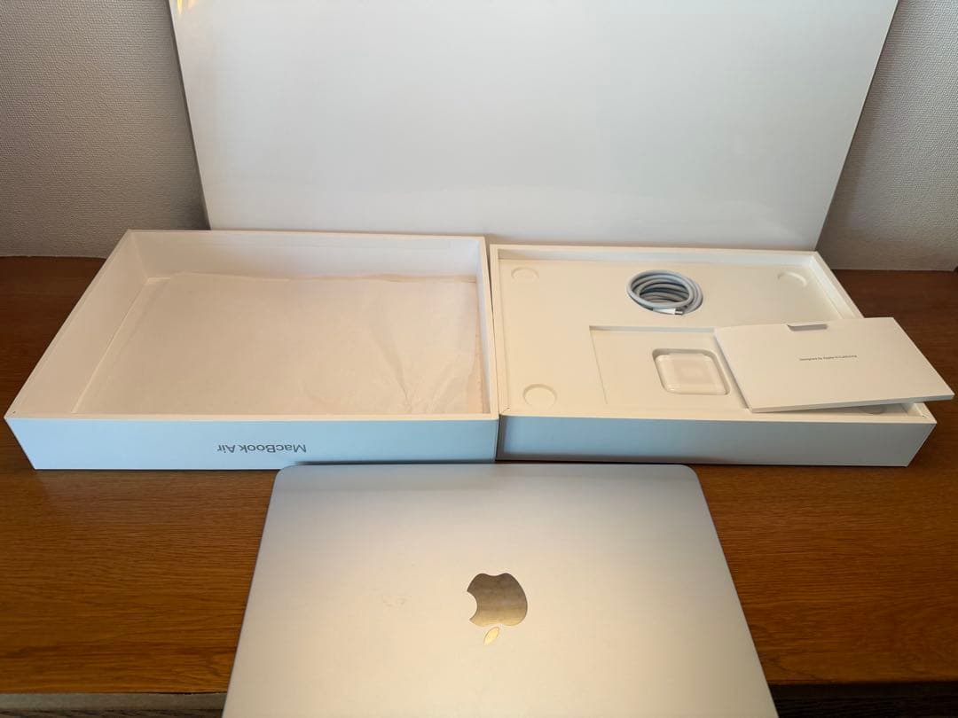 MacBook Air 13インチ M4 2025 32GB / 1TB SSD
