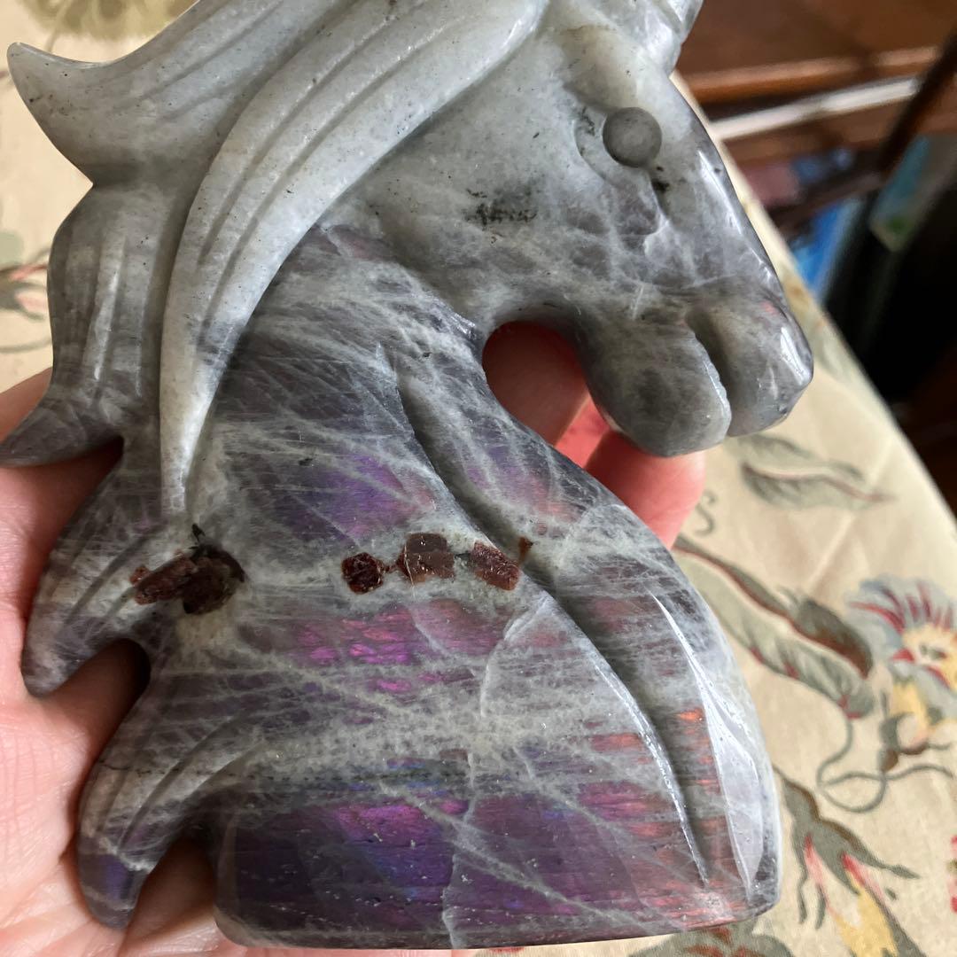 珍！パープルシラー！ラブラドライトとガーネット共生　ユニコーン　天然石置物