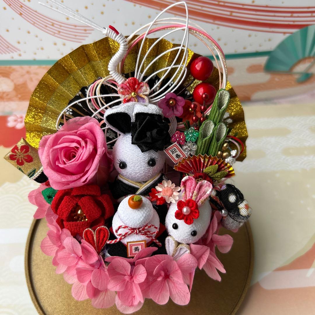 ハンドメイド❣️大人可愛いお正月アレンジ❣️鏡餅、プリザーブドフラワー薔薇、扇❁⃘*