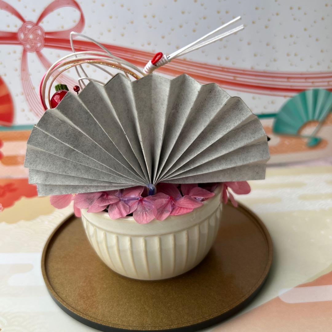 ハンドメイド❣️大人可愛いお正月アレンジ❣️鏡餅、プリザーブドフラワー薔薇、扇❁⃘*