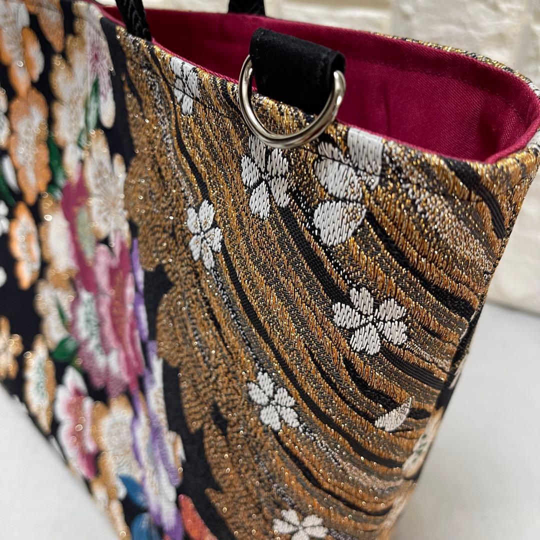 a帯リメイクバッグ【美品】✿桜✿花びら金糸箔黒 正絹帯(大サイズ)Dカン・底板
