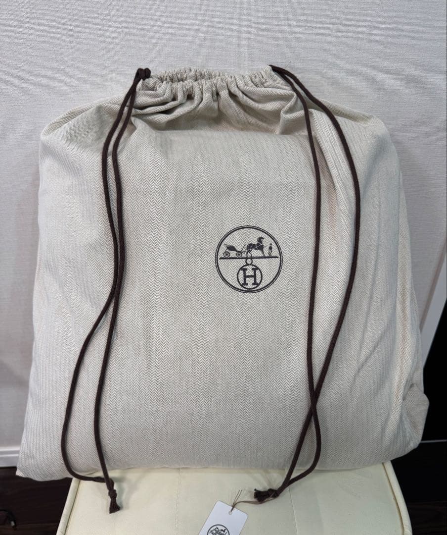 週末セール　新品未使用　hermes　　エルメス　クッション PM 領収書あり