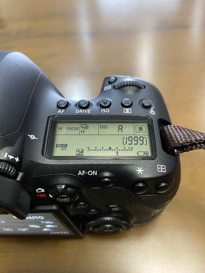 Canon EOS 6D Mark II 本体　お子さまやペット撮影に。おまけ付