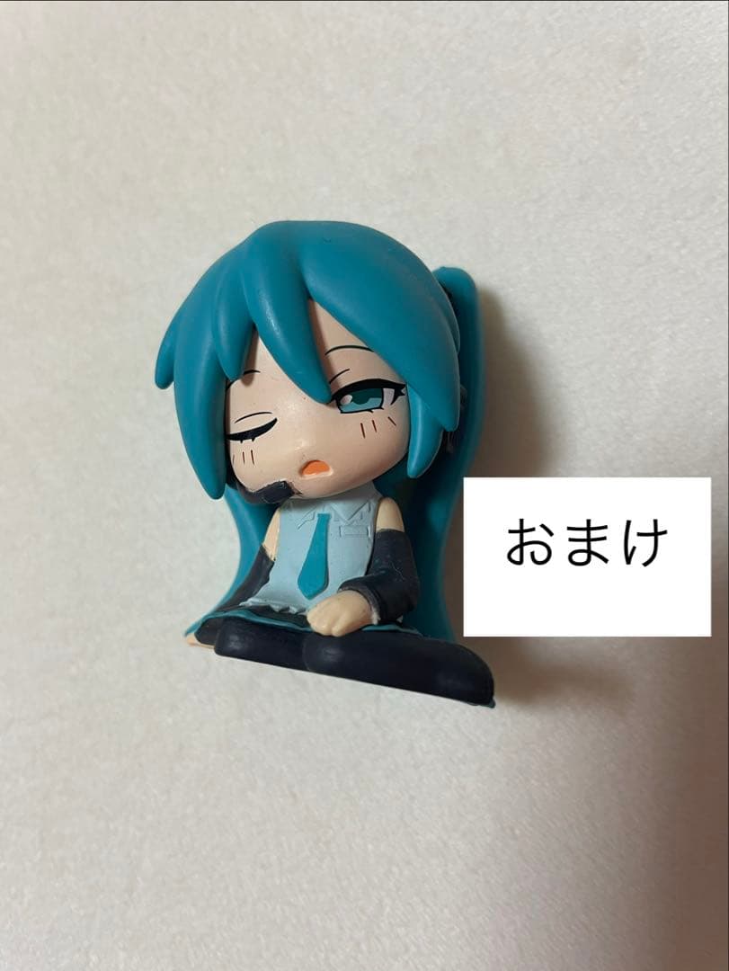  MIKU 初音ミクフィギュア＆バッジセット　おまけ付き