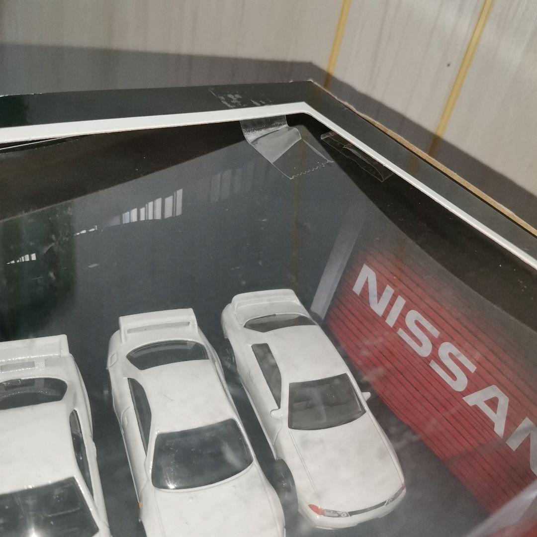 スカイライン　プレミアム　コレクターズ　ジェネレーションズ　白色　GT-R