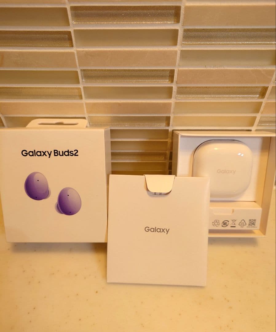 ★未使用品　Galaxy Buds2 ラベンダー 充電ケース付き★