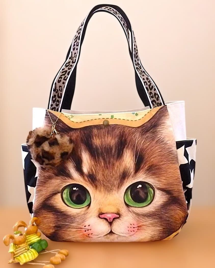 ハンドメイド　おっきなフェイスのチューリップバッグ