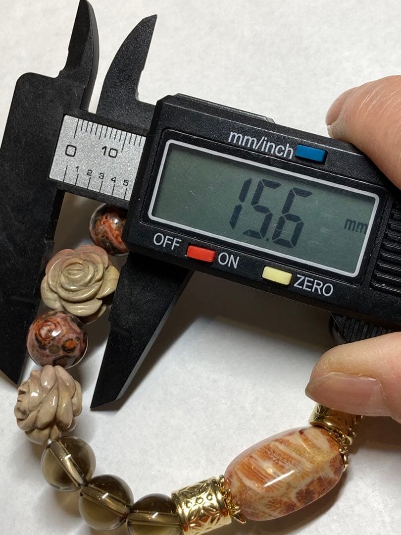 新品！ハンドメイド　アラシャンのバラとフォシルコーラルのブレスレット
